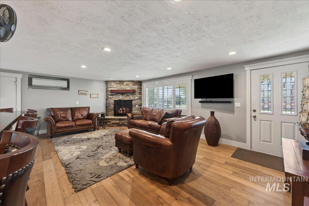 Photo of 4230 N Patriot Cir, Meridian, ID 83646 (MLS # 98979949)