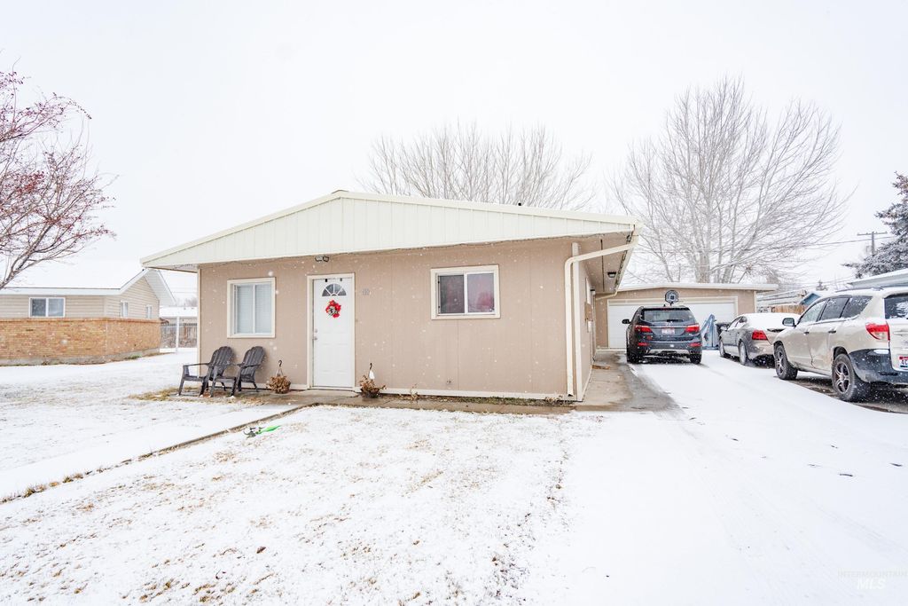 Photo of 410 E 24th Street, Burley, ID 83318 (MLS # 98973435)