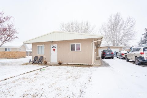 Photo of 410 E 24th Street, Burley, ID 83318 (MLS # 98973435)