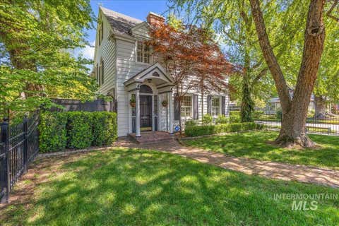 Photo of 1424 E Warm Springs Ave, Boise, ID 83712 (MLS # 98990616)