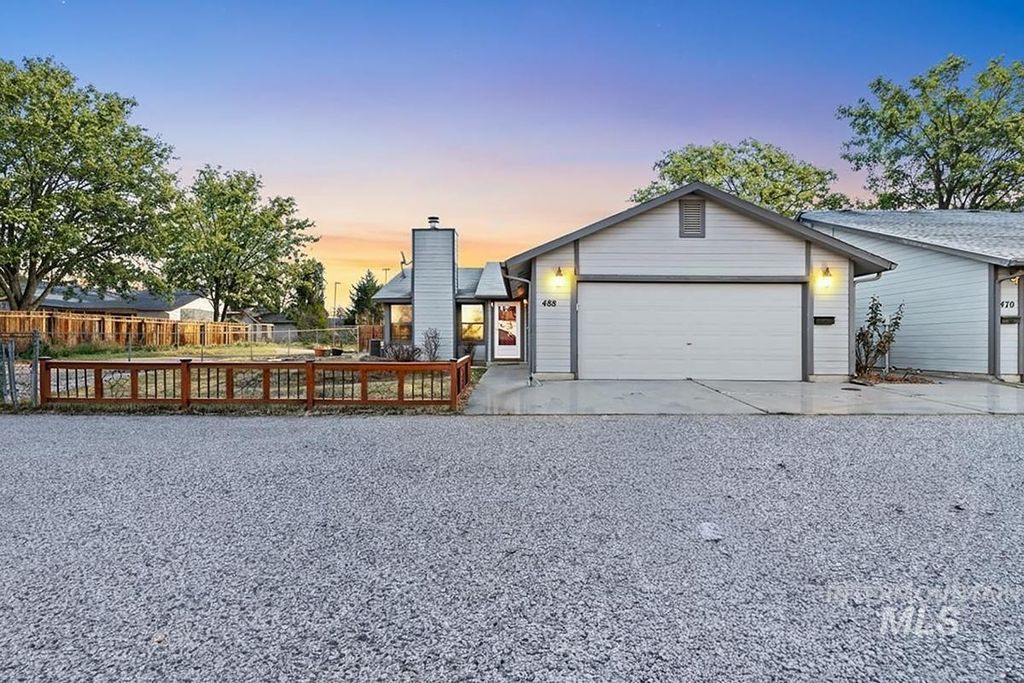 Photo of 488 N Chambers Ln, Boise, ID 83706 (MLS # 98974232)