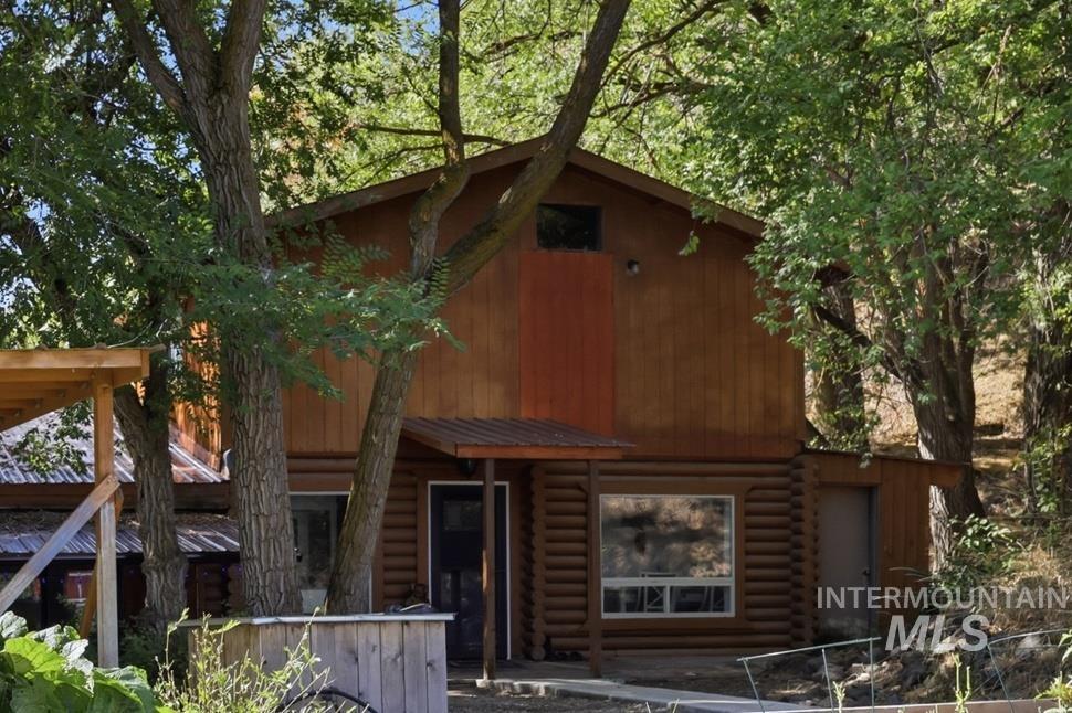 Photo of 6 Sunburst Rd, Horseshoe Bend, ID 83629 (MLS # 99000074)