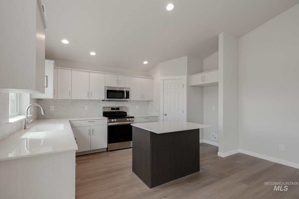 Photo of 1289 W Pack River Dr, Meridian, ID 83642 (MLS # 98966422)