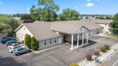 Photo of 273 W Shoup Ave, Twin Falls, ID 83301 (MLS # 98962565)