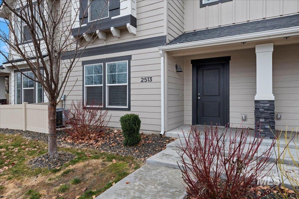 Photo of 2513 E Goldstone St, Meridian, ID 83642 (MLS # 98975732)