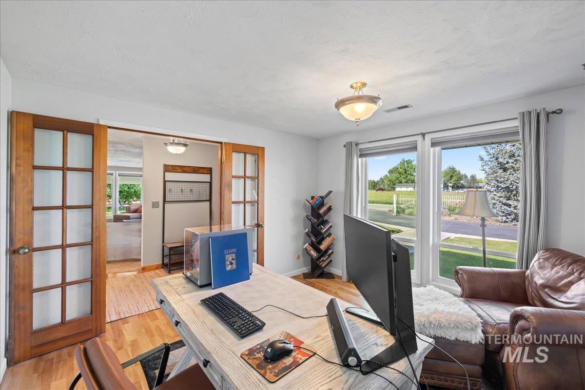 2303 N Locust Grove