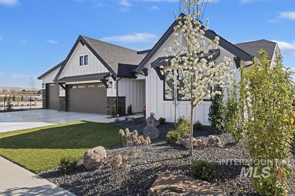 Photo of 280 N Boulder Ridge Way, Eagle, ID 83616 (MLS # 98980037)