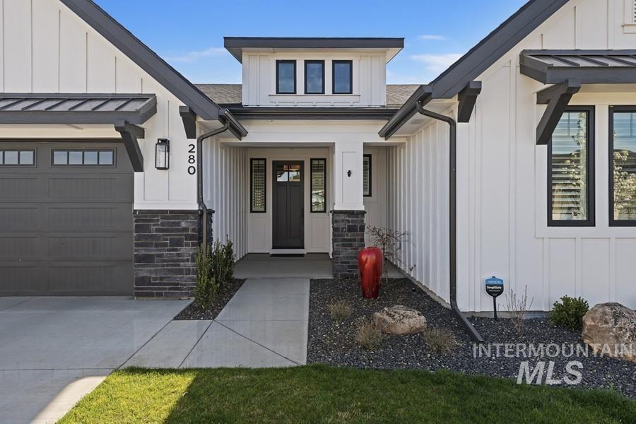 280 N Boulder Ridge Way