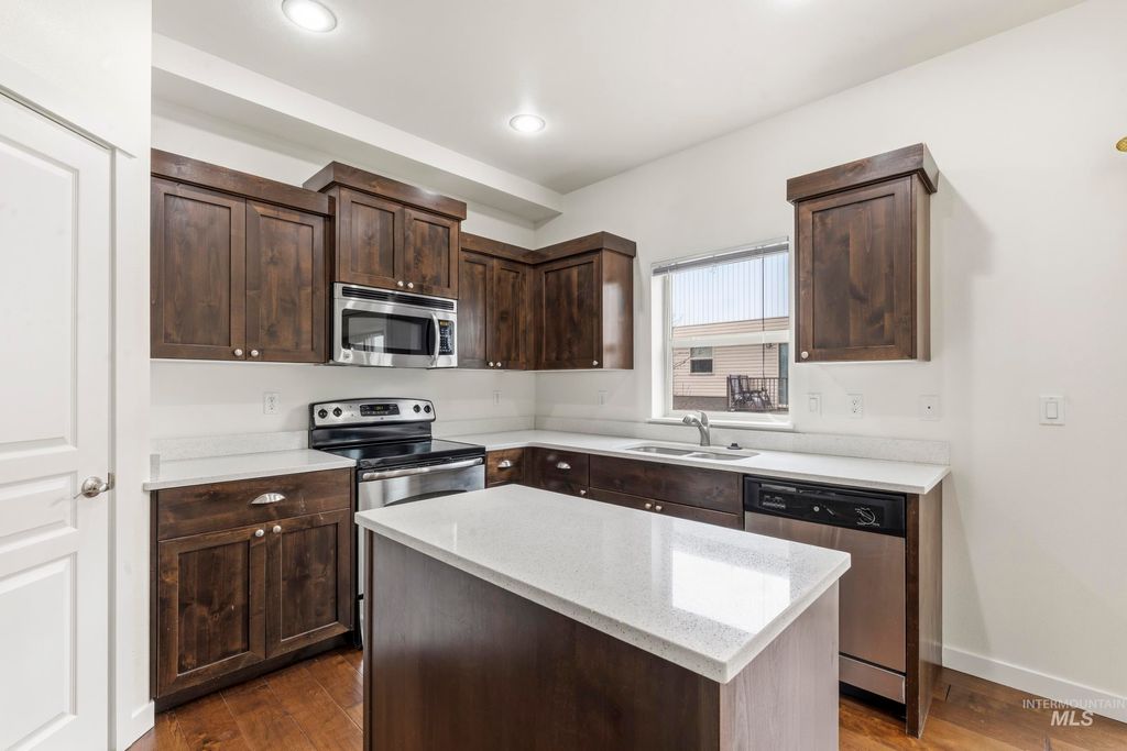 Photo of 8752 W Pine Valley Lane, Boise, ID 83709 (MLS # 98974799)