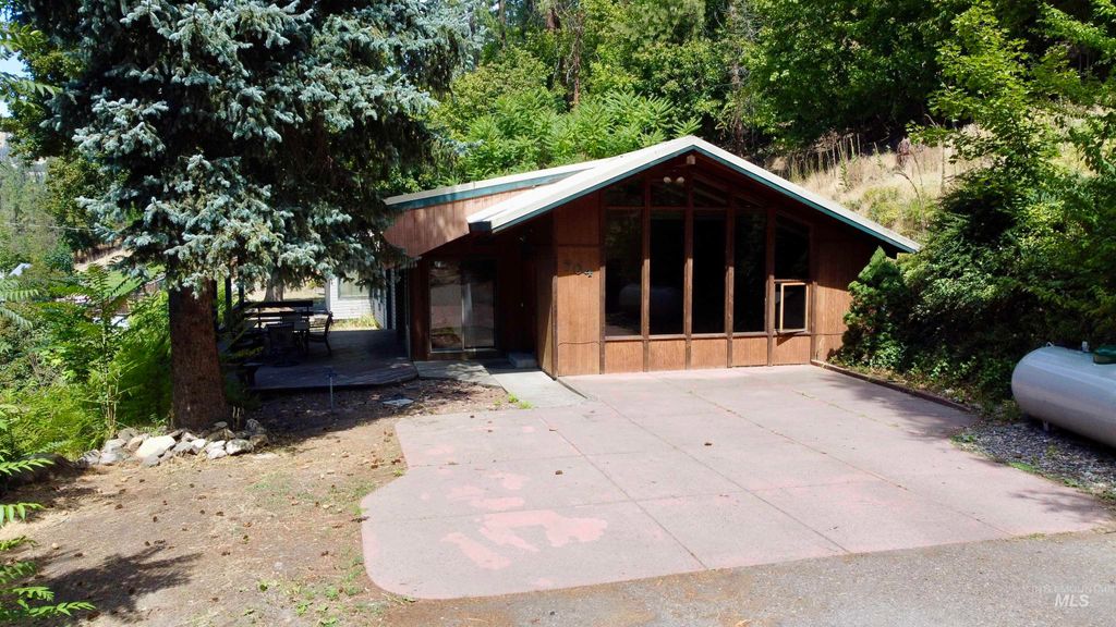 Photo of 704 Floyd Avenue, Orofino, ID 83544 (MLS # 98980165)