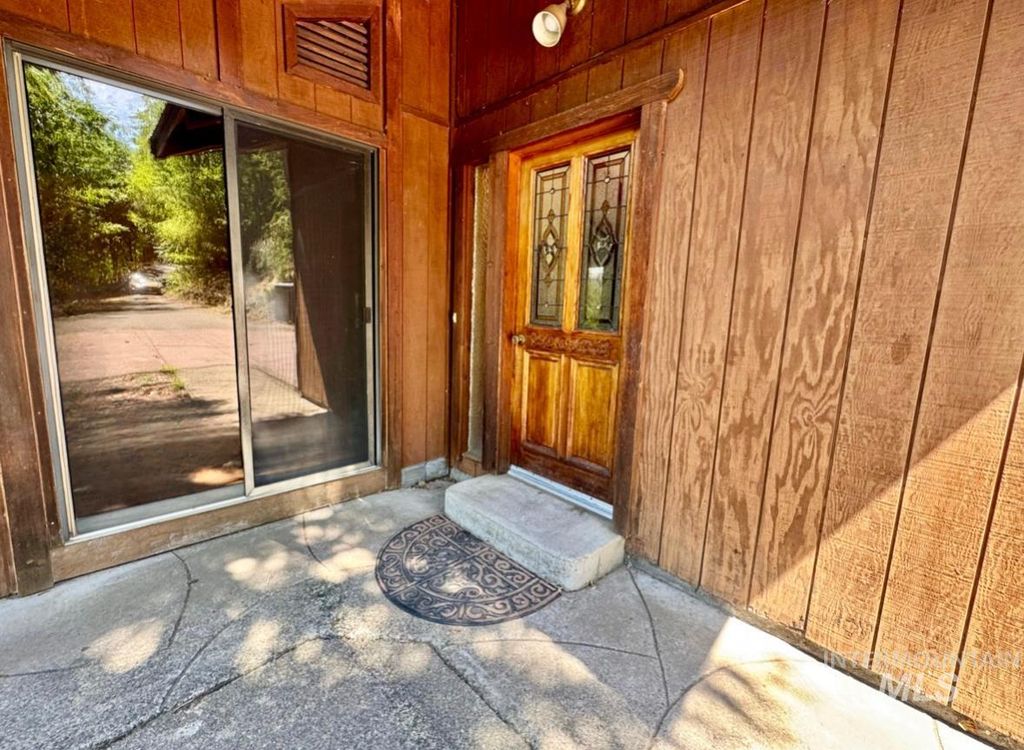 Photo of 704 Floyd Avenue, Orofino, ID 83544 (MLS # 98980165)