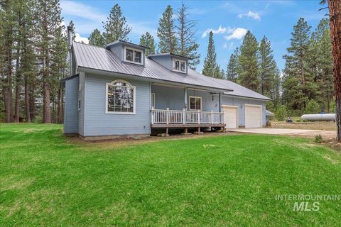 Photo of 42 Hiatt Circle, Idaho City, ID 83631 (MLS # 98947261)
