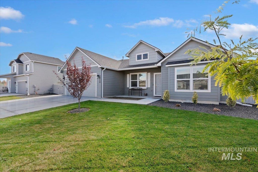 Photo of 2924 Stallworth St, Caldwell, ID 83605 (MLS # 99004911)