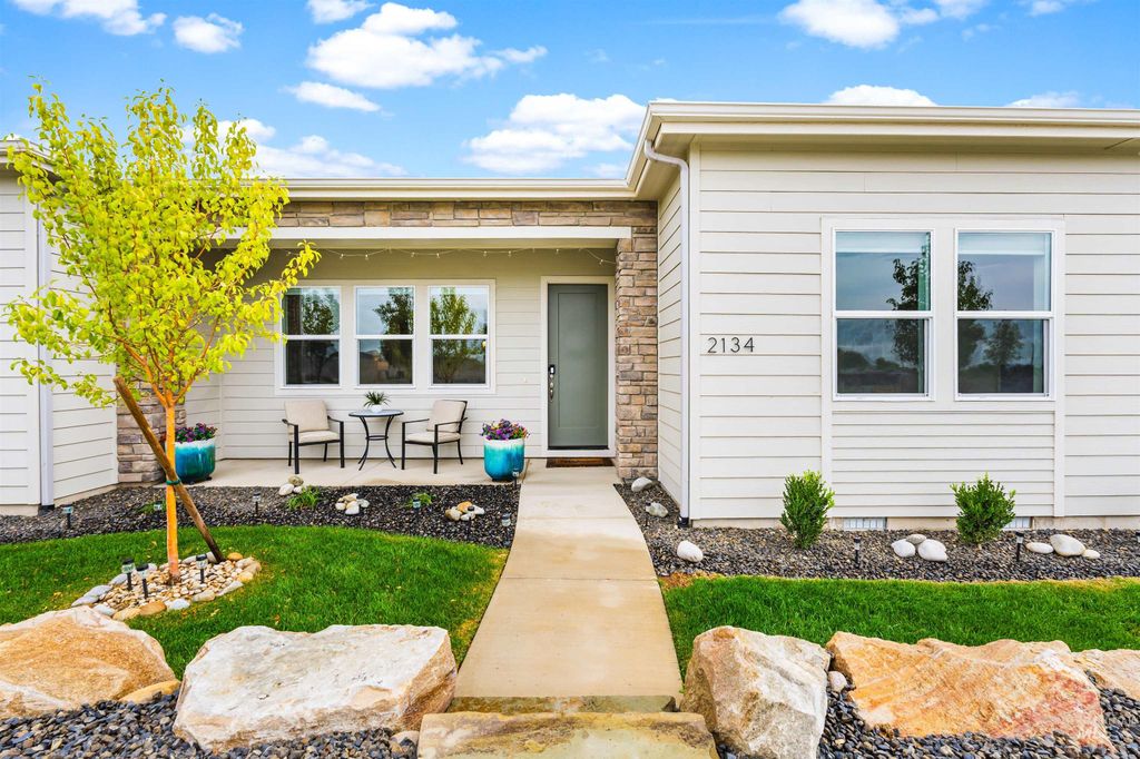 Photo of 2134 N Milestone Way, Star, ID 83669 (MLS # 98963611)