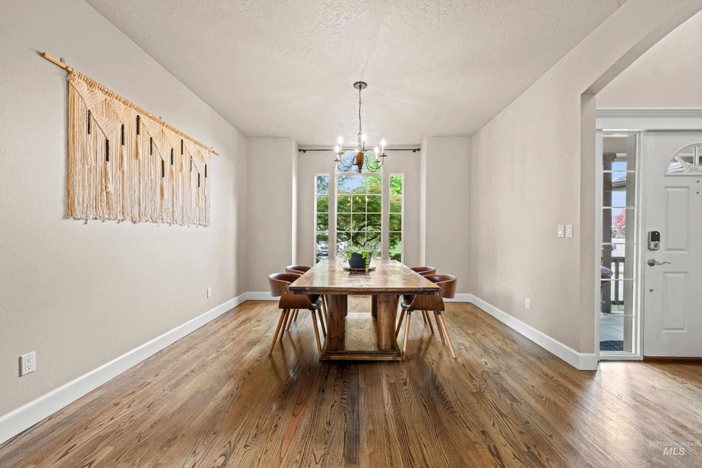 Photo of 2455 E Heathfield Ct, Eagle, ID 83616 (MLS # 98986160)