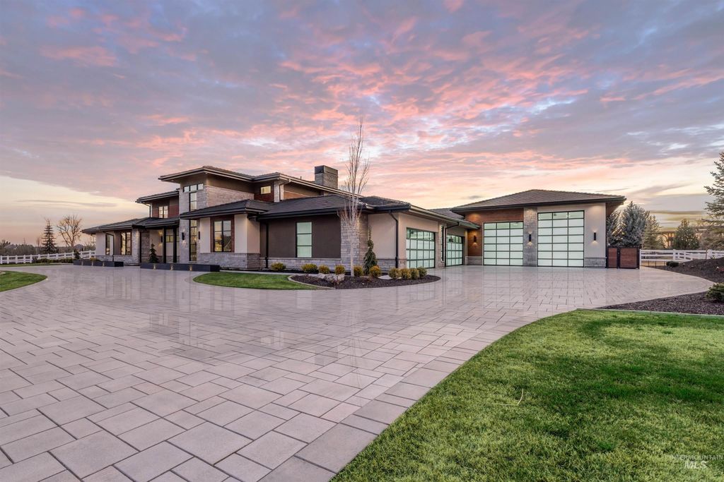 Photo of 3115 W Haley Dr, Eagle, ID 83616 (MLS # 98979094)