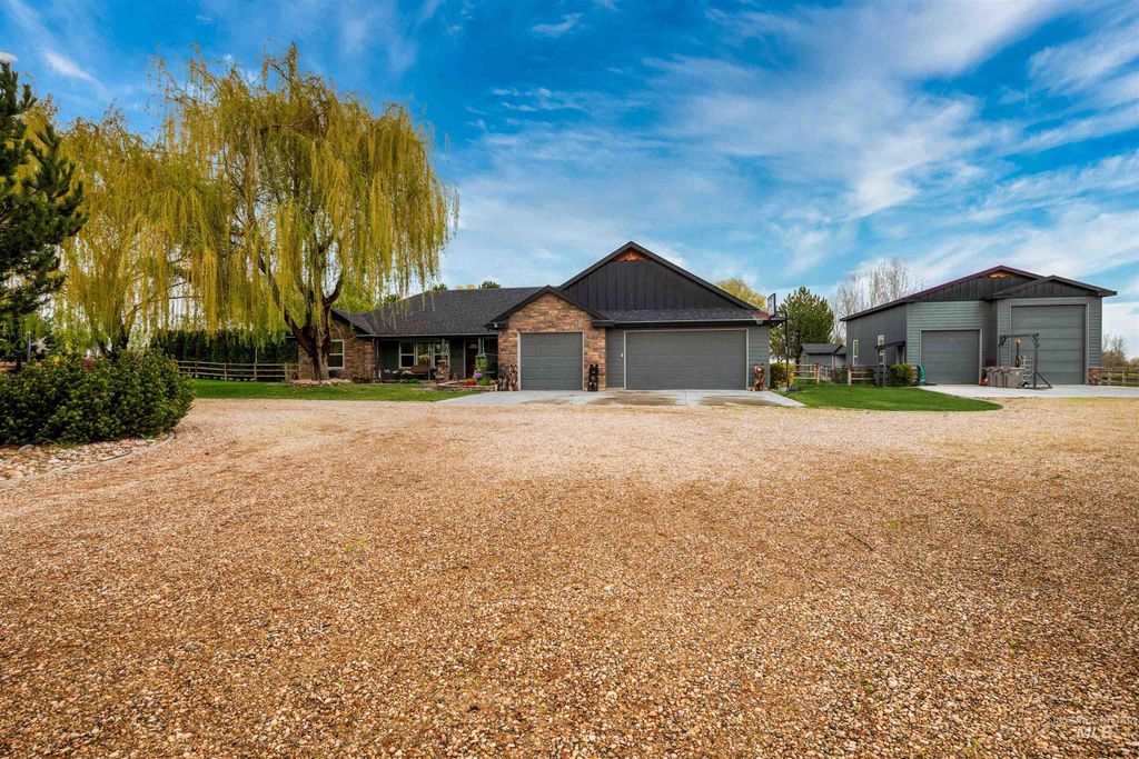 Photo of 23824 Breyer Rd, Caldwell, ID 83607 (MLS # 98980664)