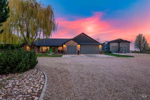 Photo of 23824 Breyer Rd, Caldwell, ID 83607 (MLS # 98980664)