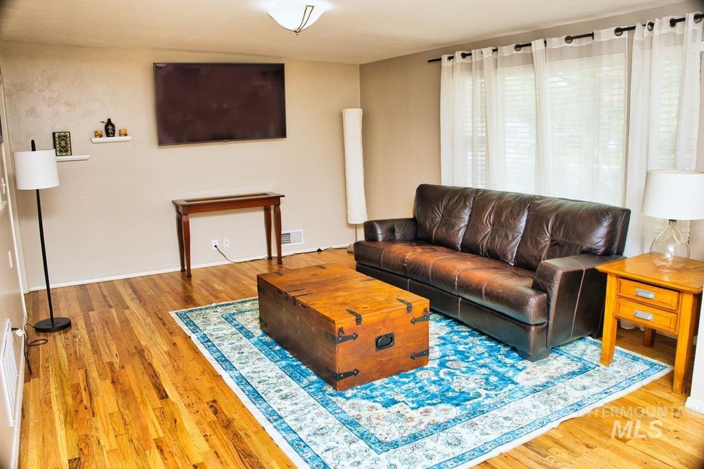 Photo of 2223 W Spaulding St, Boise, ID 83705 (MLS # 98982776)