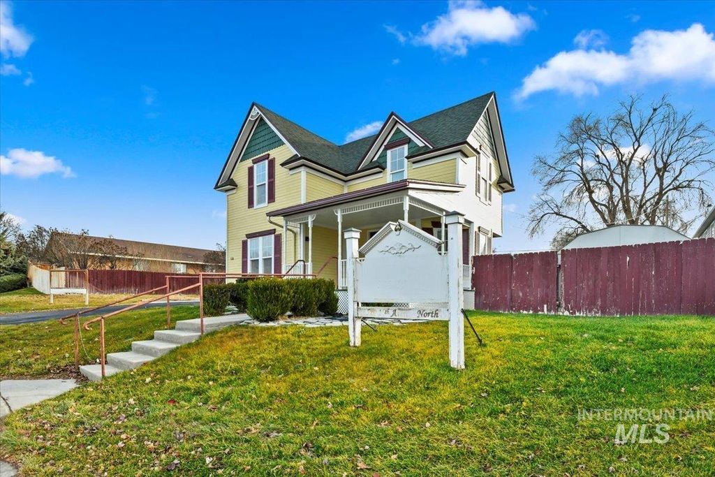 Photo of 520 N 16th Ave, Nampa, ID 83687 (MLS # 98969582)