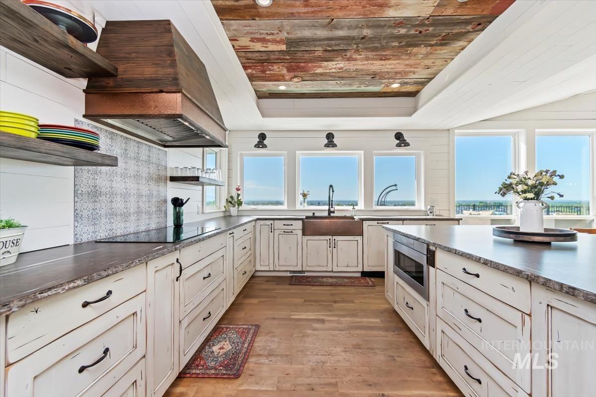 10200 W Scenic View