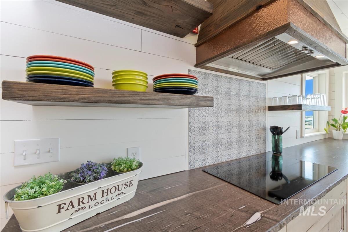 10200 W Scenic View
