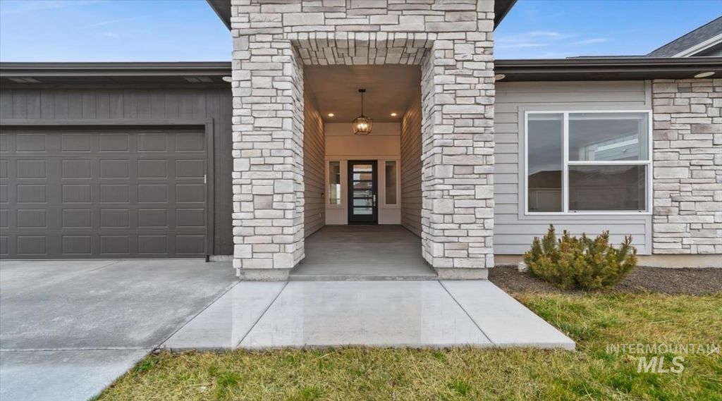 Photo of 1010 E Tucman Street, Kuna, ID 83634 (MLS # 98974857)