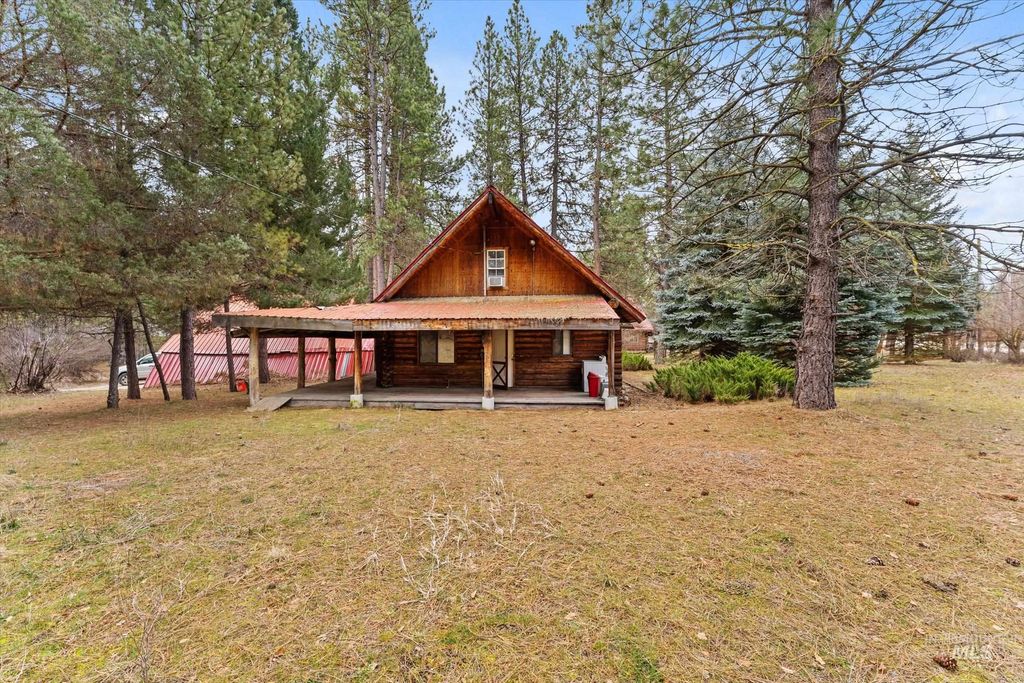 Photo of 5 Scott Mountain Rd, Garden Valley, ID 83622 (MLS # 98977637)