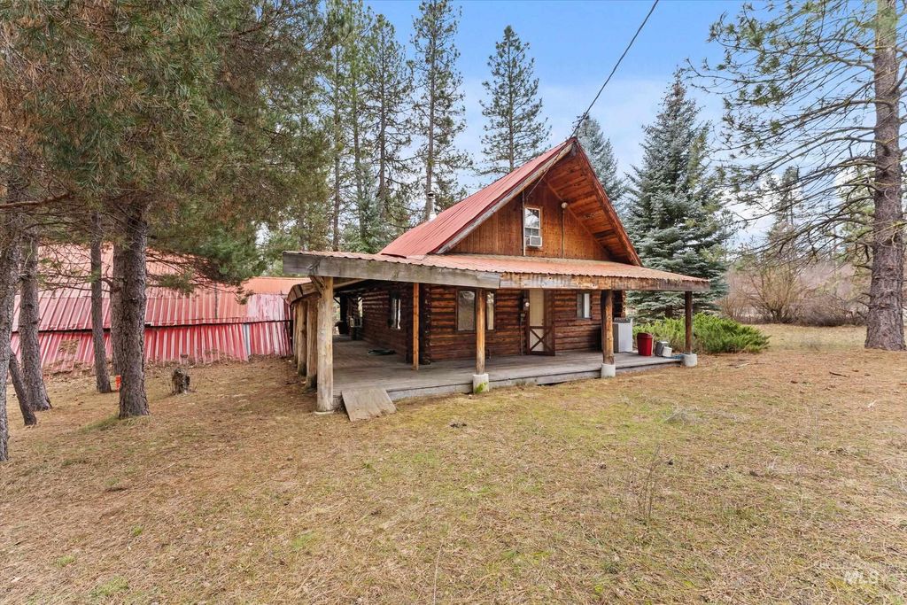 Photo of 5 Scott Mountain Rd, Garden Valley, ID 83622 (MLS # 98977637)