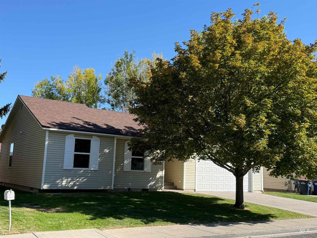 Photo of 1230 Blake St N St, Twin Falls, ID 83301 (MLS # 98963944)