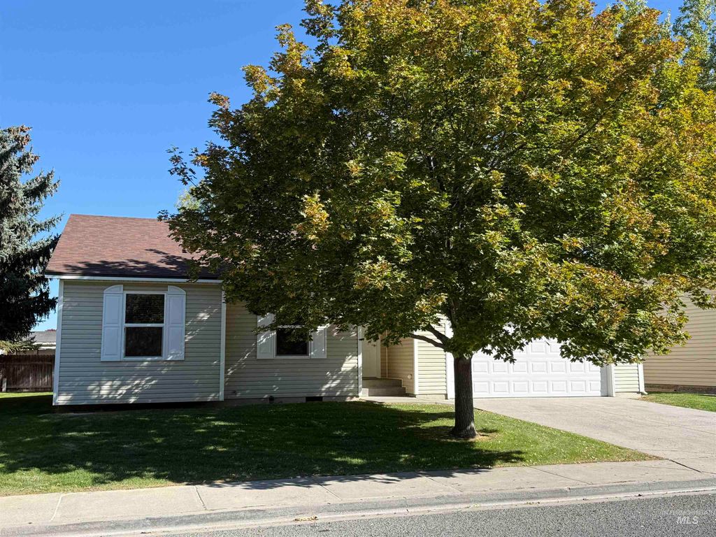Photo of 1230 Blake St N St, Twin Falls, ID 83301 (MLS # 98963944)