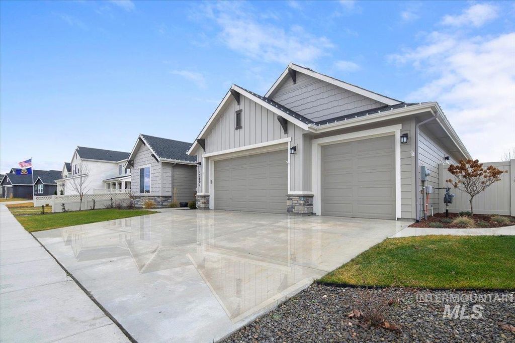 Photo of 12601 W Wild Thistle Dr, Star, ID 83669 (MLS # 98971487)