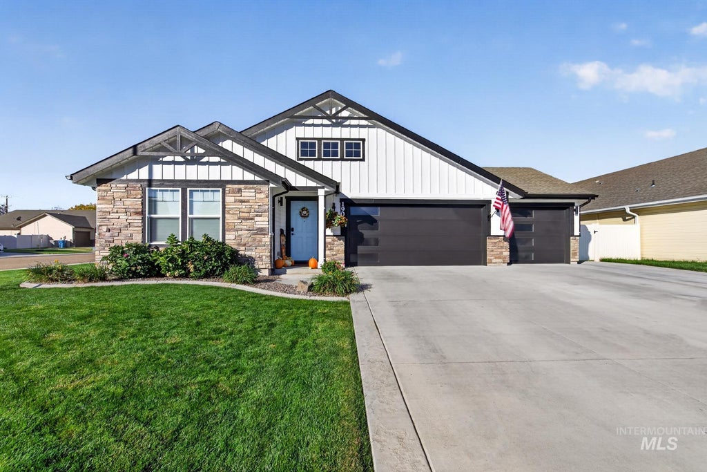 Photo of 19047 Kenny Way, Caldwell, ID 83605 (MLS # 99003478)