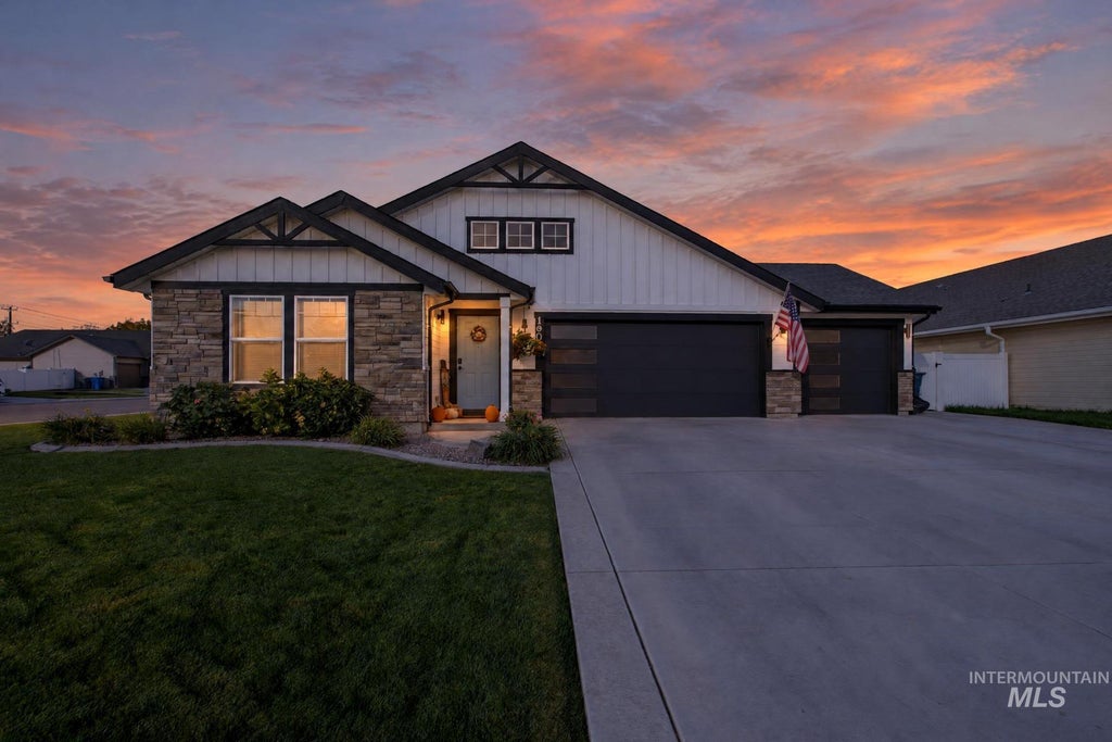 Photo of 19047 Kenny Way, Caldwell, ID 83605 (MLS # 99003478)