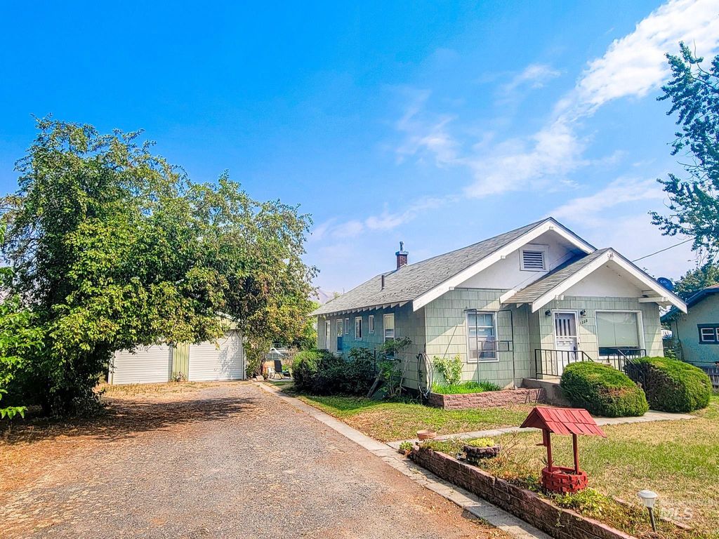 Photo of 1330 Highland Ave, Clarkston, WA 99403 (MLS # 98941102)