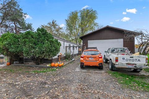 4213 Ray Garden City ID 83714