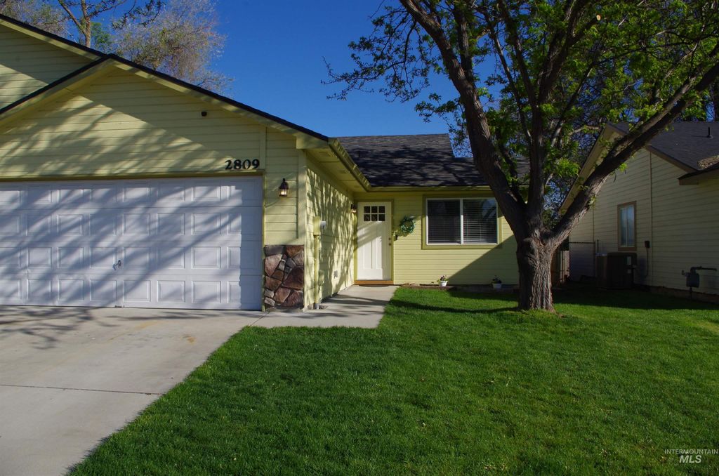 Photo of 2809 Cougar Ave, Nampa, ID 83687 (MLS # 98983764)