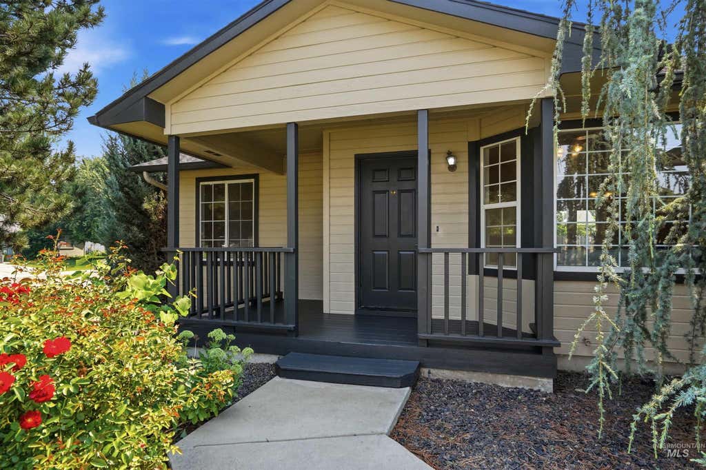 Photo of 10045 W Lupine St, Boise, ID 83704 (MLS # 98997129)