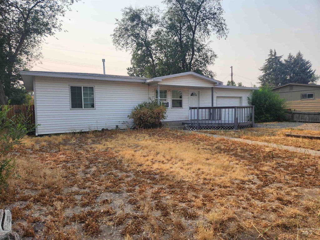 Photo of 313 Baker Drive, Mountain Home, ID 83647 (MLS # 98995438)