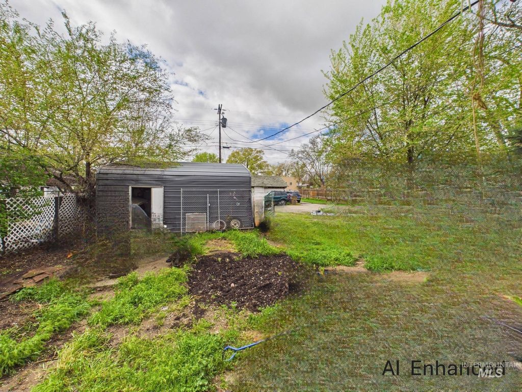 Photo of 611 E 2nd St, Emmett, ID 83617 (MLS # 98982567)