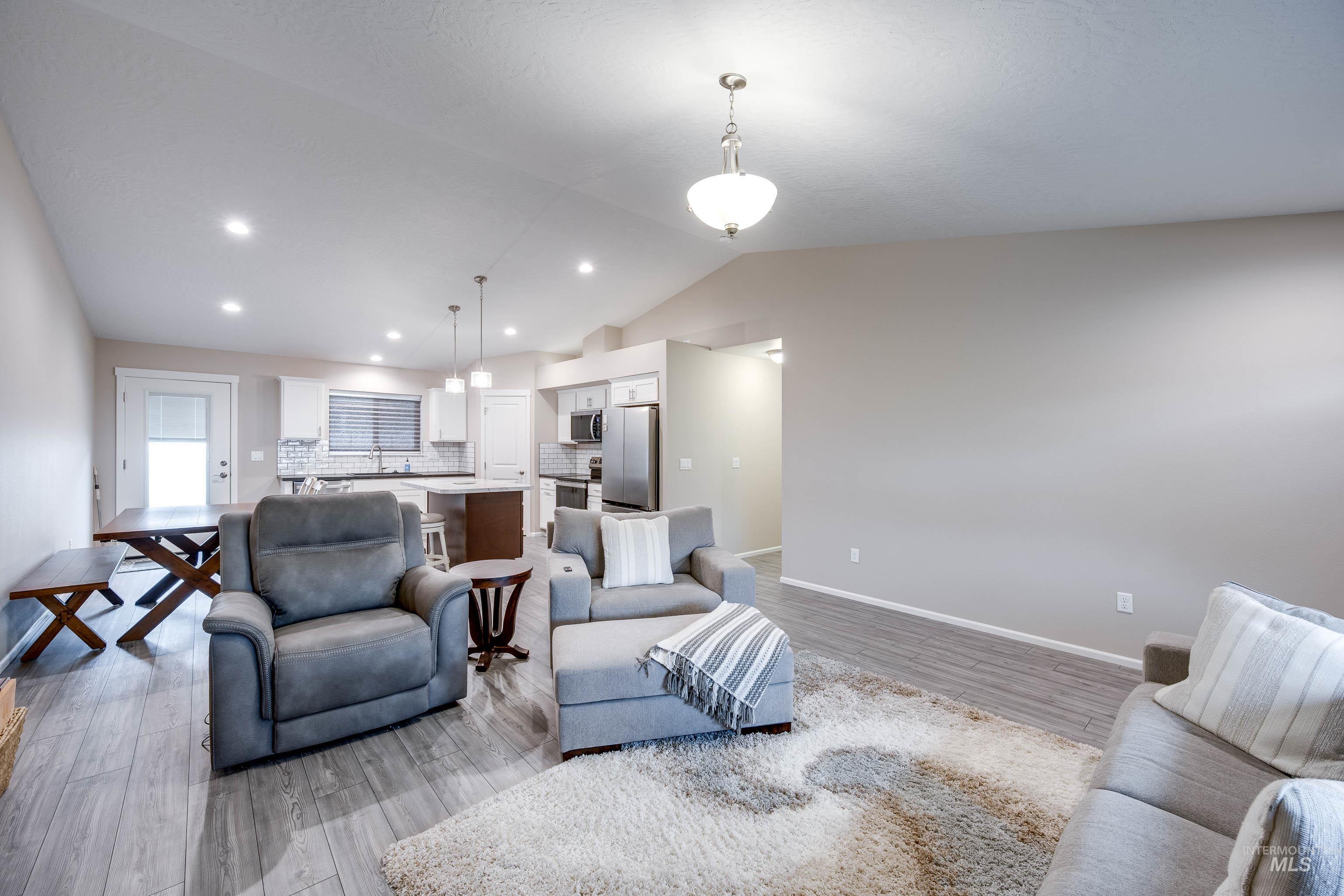 2586 Springsnow Street