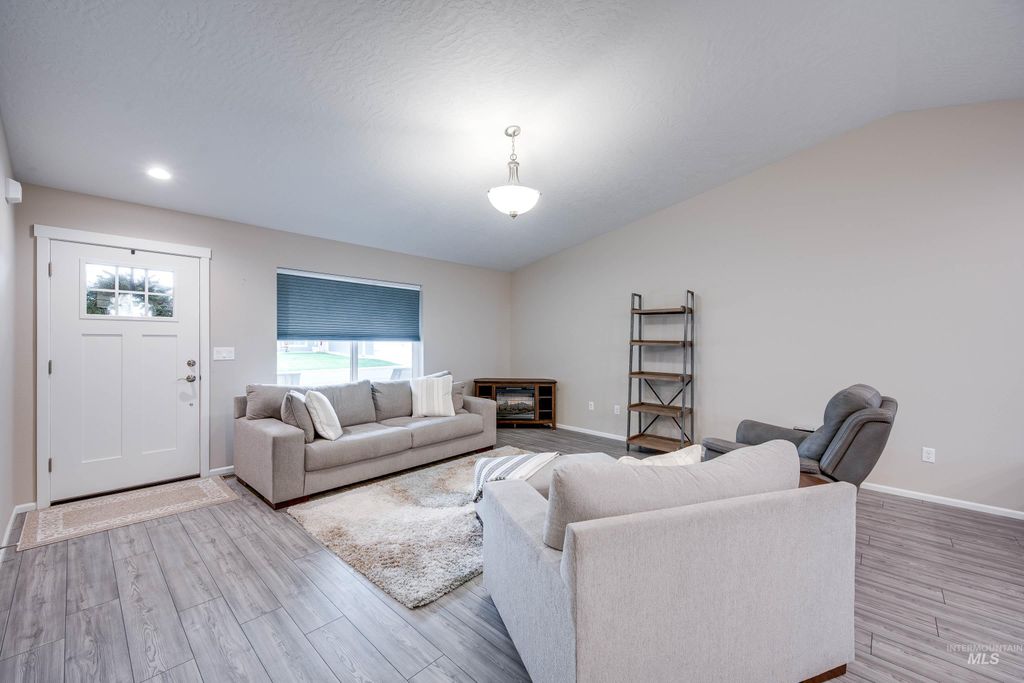 Photo of 2586 Springsnow Street, Clarkston, WA 99403 (MLS # 98969189)