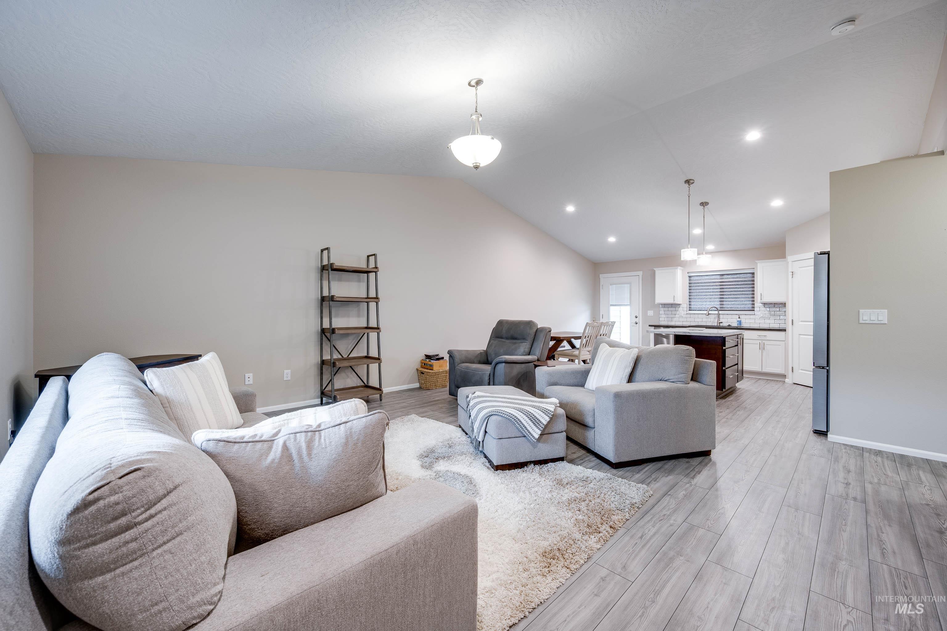 2586 Springsnow Street