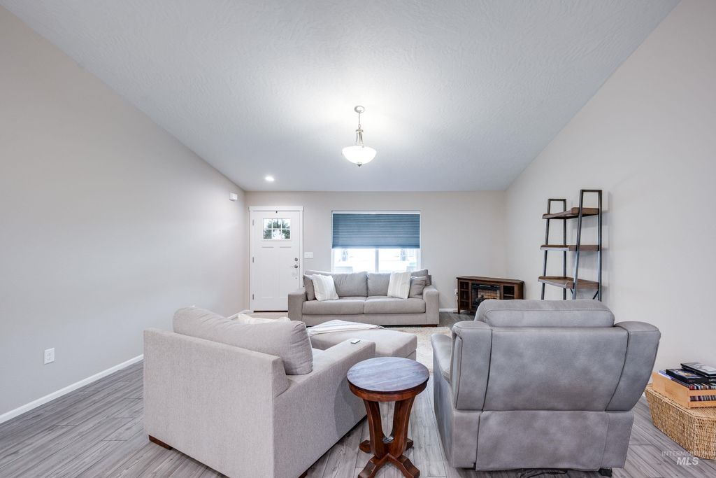 Photo of 2586 Springsnow Street, Clarkston, WA 99403 (MLS # 98969189)