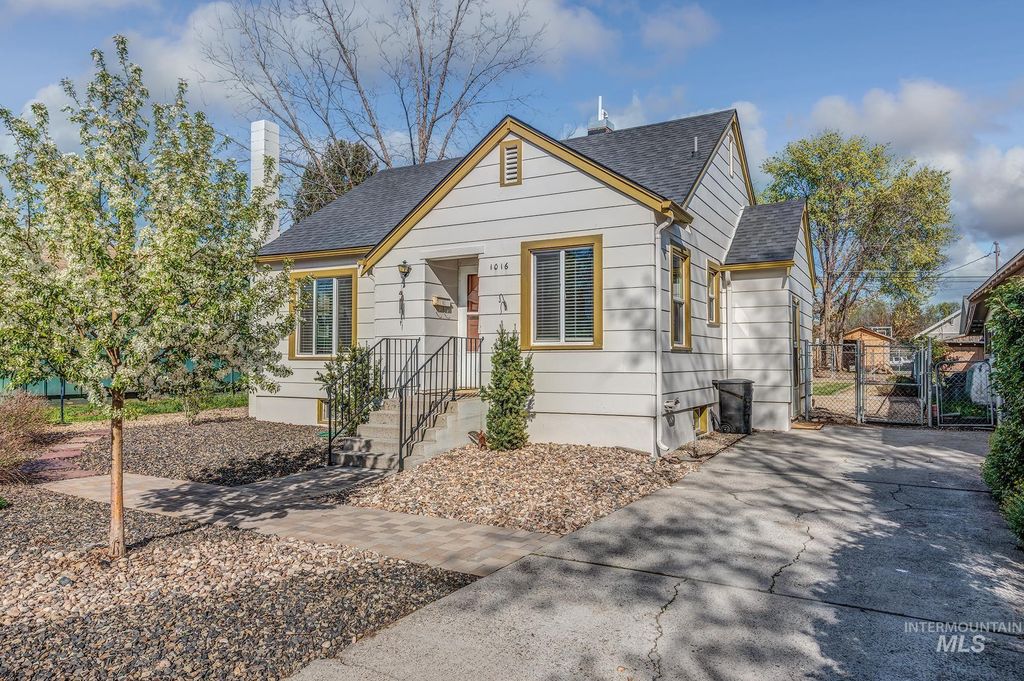 Photo of 1016 W 5th, Weiser, ID 83672 (MLS # 98981310)