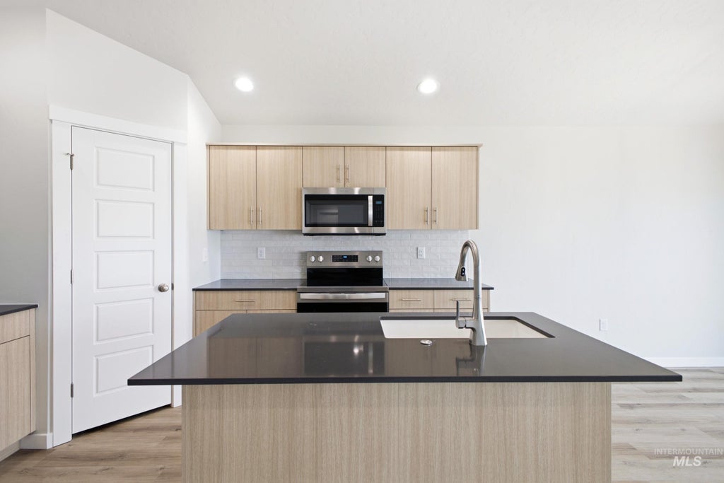 Photo of 2528 W Tar Sands Dr, Kuna, ID 83634 (MLS # 99001363)