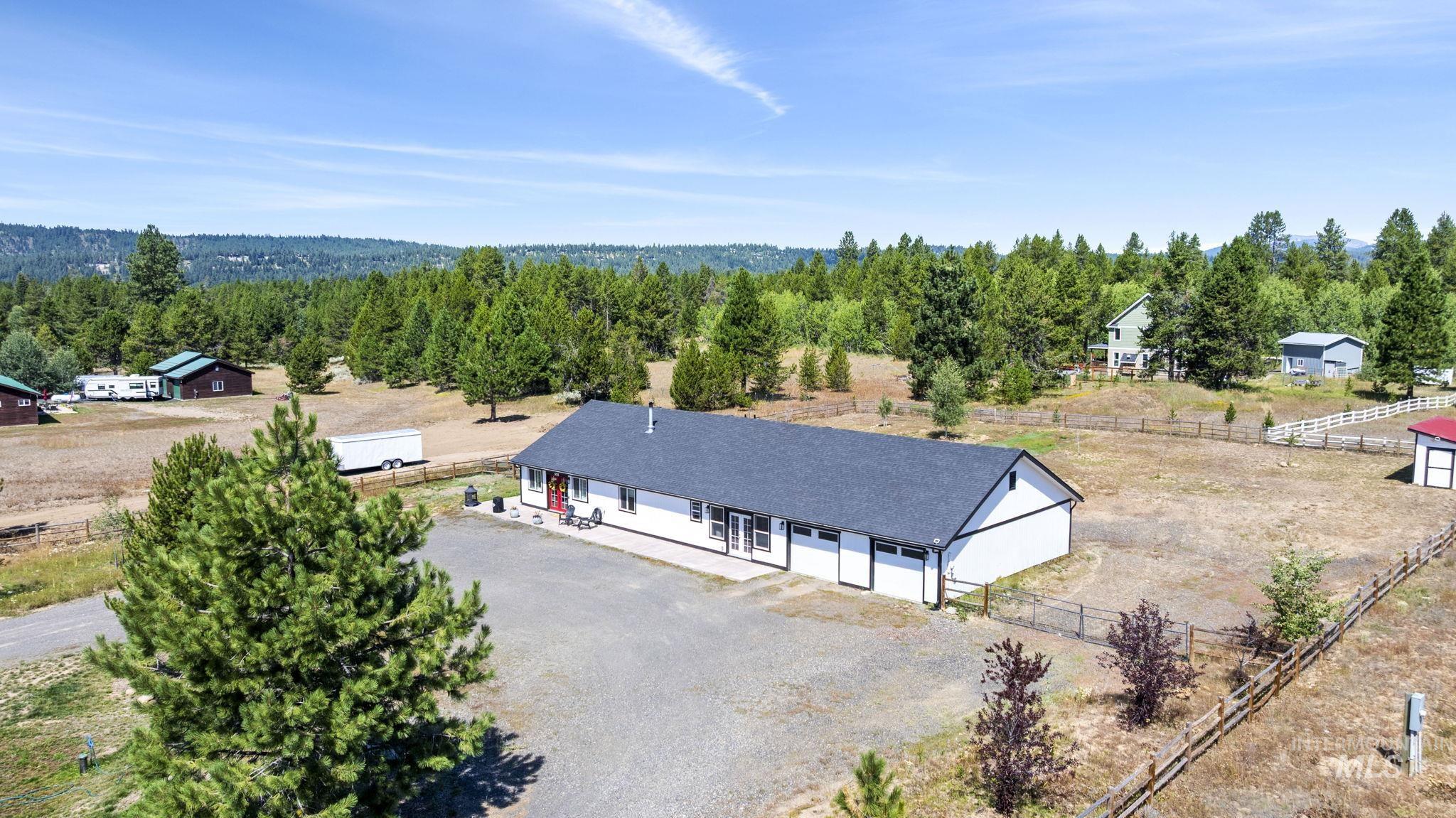 955 Valley View Lane