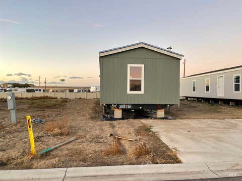 Photo of 684 SE 10th St #23, Ontario, OR 97914 (MLS # 98987630)