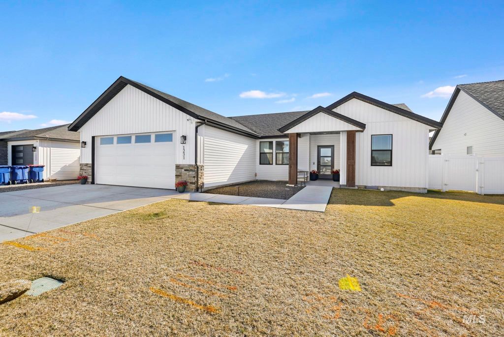 Photo of 1231 Frank Henry Road, Twin Falls, ID 83301 (MLS # 98976476)