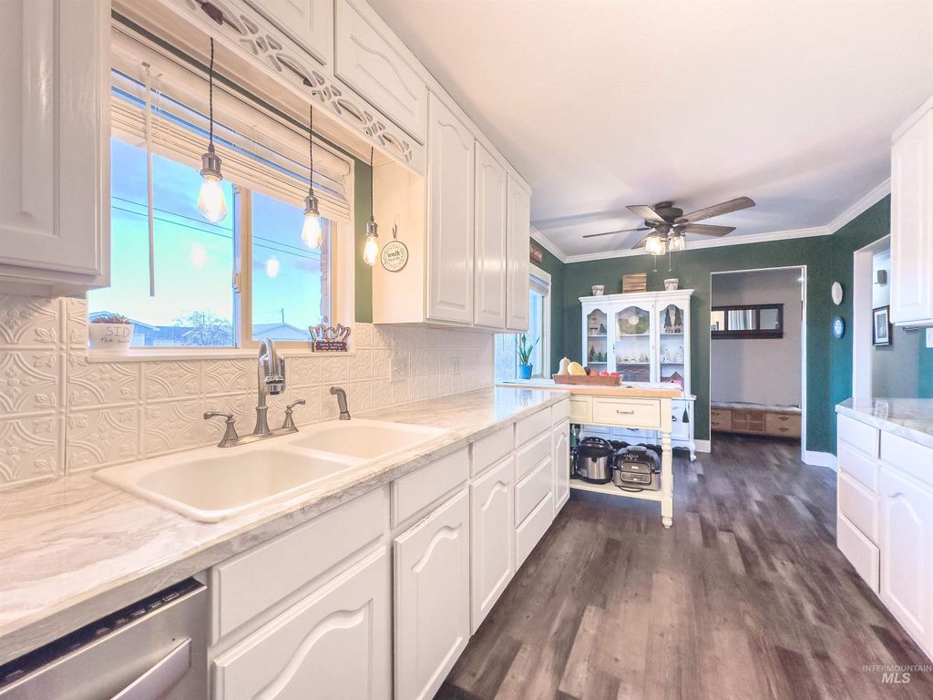 Photo of 123 S 9th St, Rupert, ID 83350 (MLS # 98969181)